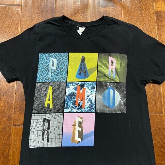 Paramore Pop Punk Band Squares Graphic T-Shirt Cotton Women's Size Medium - Picture 2 of 6